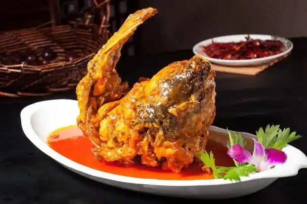 鲁菜十大代表菜则是鲁菜中的精品,不仅具有美味的口感,还蕴含着丰富的