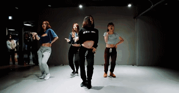 兴趣:通过热身及动作组合,以配合强劲的节拍,舞蹈的动感和音乐的节奏