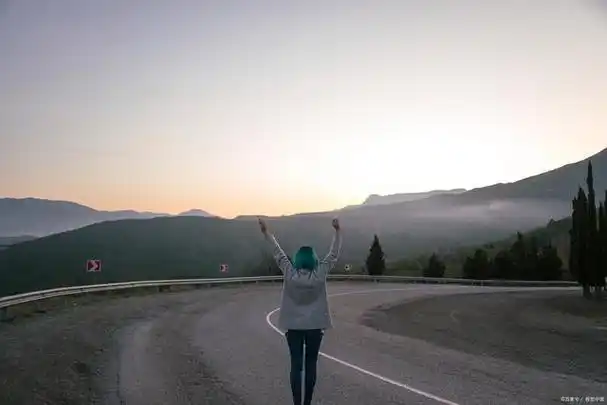 有些路必须一个人走有些事只能一个人扛