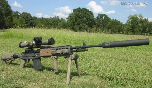 轻武器欣赏,拿在军人手里的枪,和你想的一样吗