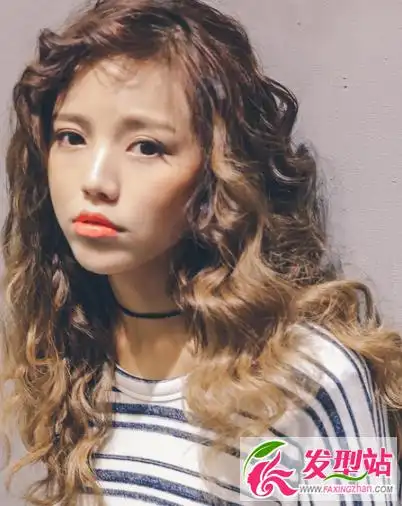 最美大波浪卷发 女生长发烫波浪卷发发型图片(2)_发型站_最新流行发型