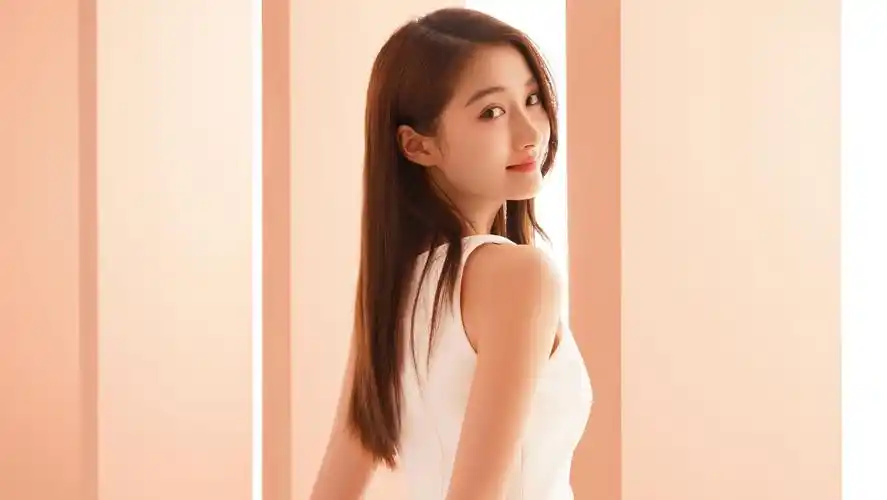 都市丽人代言人-关晓彤 - 堆糖,美图壁纸兴趣社区