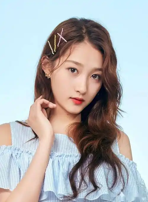 关晓彤:星光璀璨的才貌双全之路_才华_成功_作品