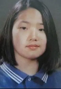 小姐哪位?学生照中充满福气的大饼脸