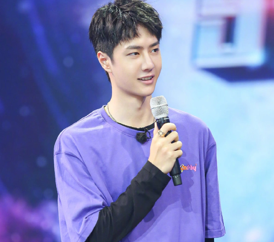 天天向上王一博为哥哥加油变啦啦队因兄弟情被迫摇仙女棒