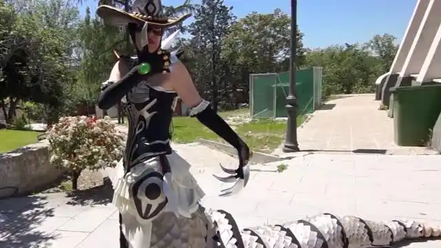 cos达人的魅力展示帅气的蛇女居然还是有皮肤的