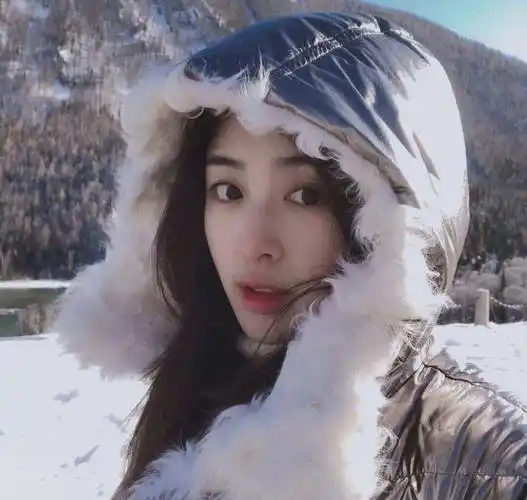 散了散了,刘德华干女儿张含韵被曝和彭冠英已领证,女方发文澄清_cp