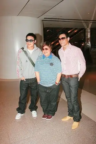 韩红与许志安的激吻照引出其初恋男友(图)!