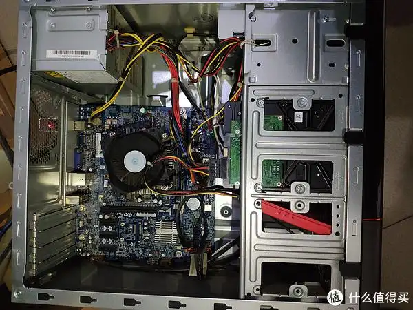 东芝tr200 固态硬盘外观展示(材质|支架|接口)