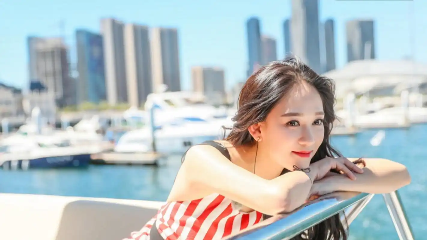 10秒钟还原魔方并拼出心型陈乔恩的粉丝太牛了