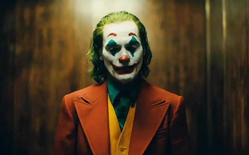 狂舞中的joker黑暗中的孤独者