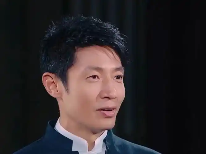 撒贝宁 带着先辈们看到这个盛世的科技力量