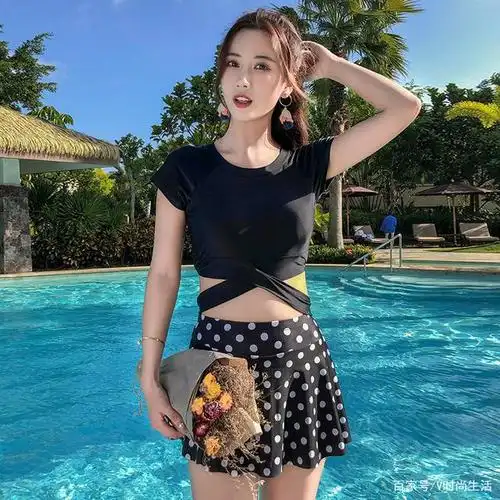 ins韩国小香风少女温泉款泳装 好了,今天的分享就到这里 我们下期