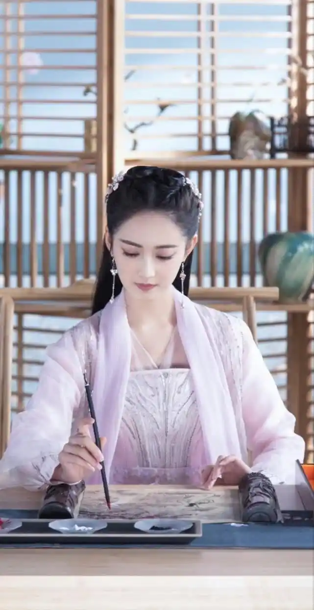 陈钰琪新剧两世欢中也太美私下为了上镜减肥也是不容易