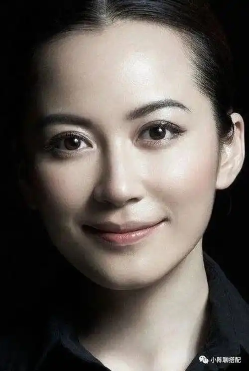 如果说前面两位以性感取胜的话,那接下来这位就堪称"气质女神"了,我