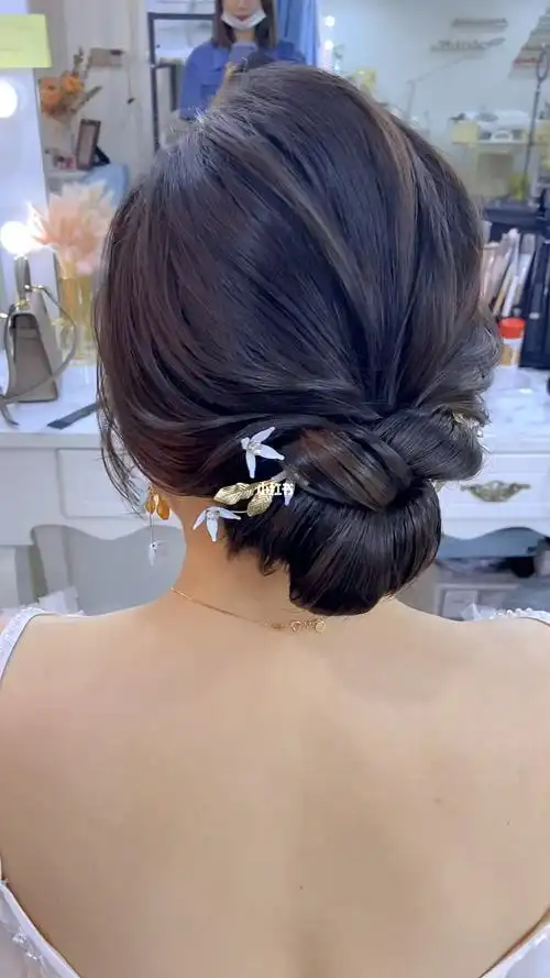 鲜花造型  #中山婚礼  #韩式新娘妆  #高清喷枪  #技术盘发  #清新