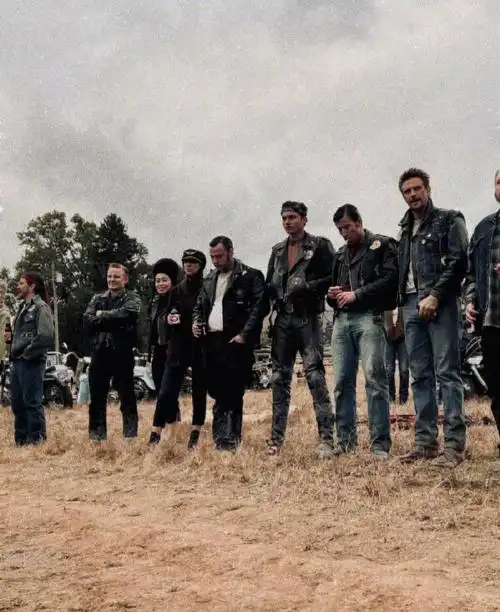 很多benny    本片以同名新闻摄影集为蓝本,聚焦1960年代美国西部摩托