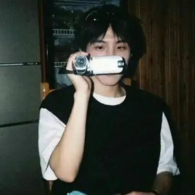 高清帅气的头像文艺复古风男生图片