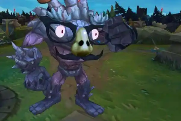 墨菲特作为一个登场率还不错的英雄,从英雄背景上可以看出,石头人出生