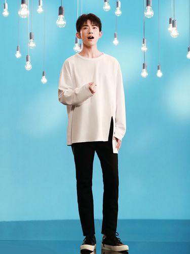 易烊千玺同款卫衣白色开叉不规则衣服宽松秋冬卫衣