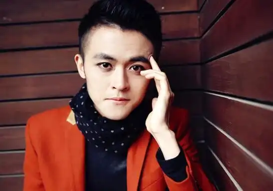 半镜郑小容演技不俗坦言还原现实生活