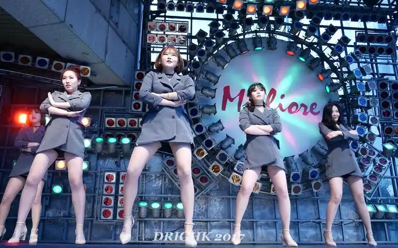 韩国女团现场热舞 clawsome cover fancam 2160p