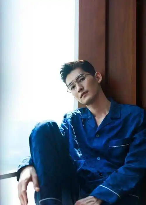 《杉杉来了》,可出圈的主要原因竟是:张翰的表情包和那一句火遍当时的