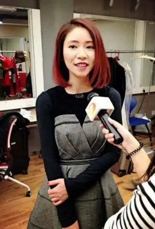 "郭涛妻子"李燃:嫁大17岁丈夫,5年连生俩孩子,她幸福吗?