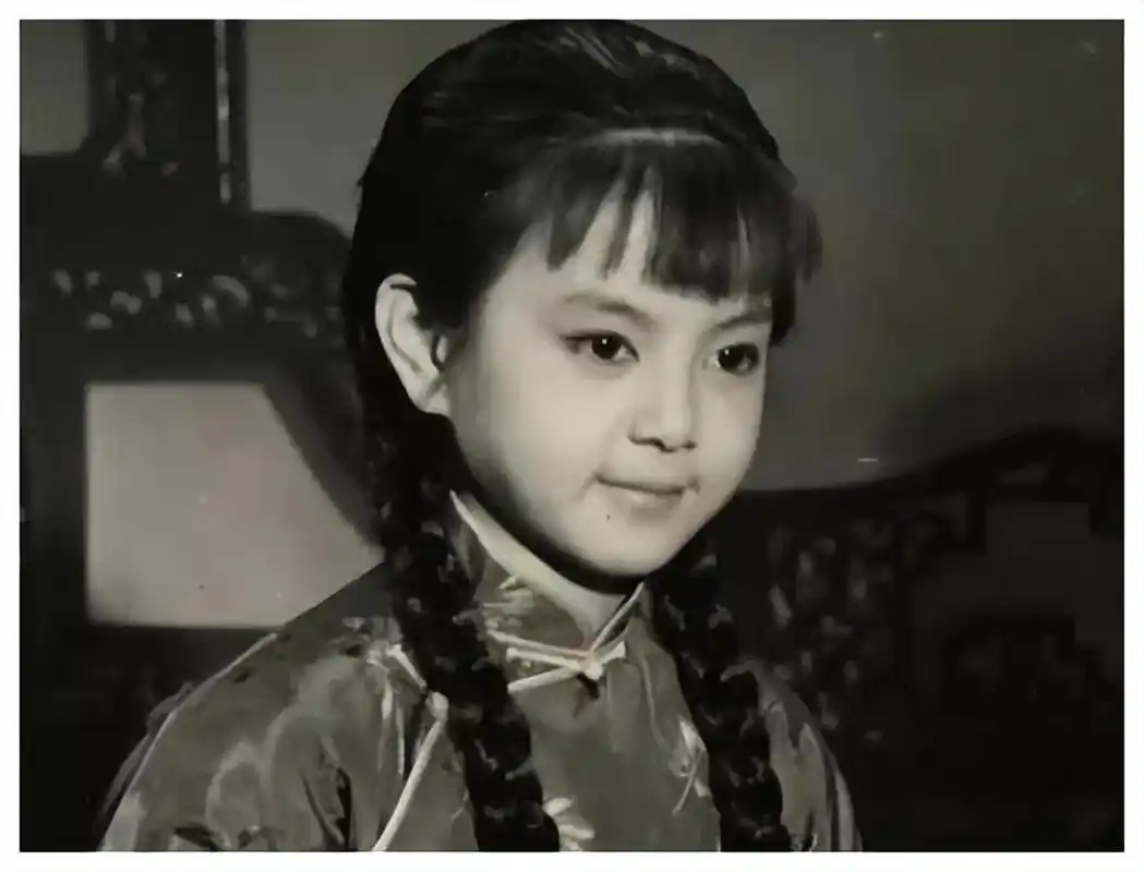 回顾谢玲玲丈夫花心离婚婆婆帮她争抚养权分她4亿港币财产