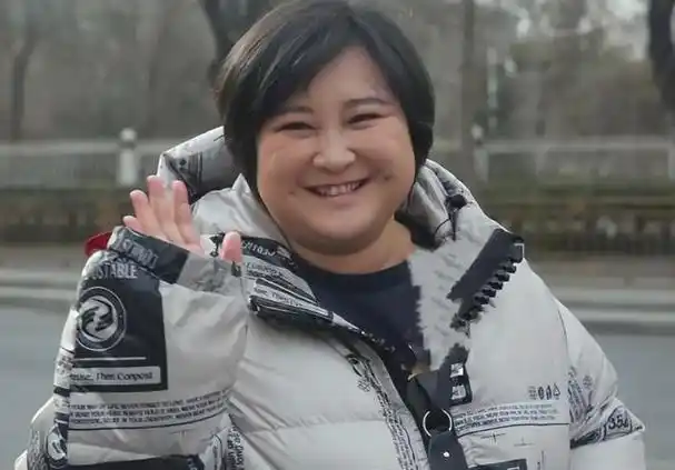 贾玲体重严重反弹最新机场生图流出网友吃惊这是贾玲