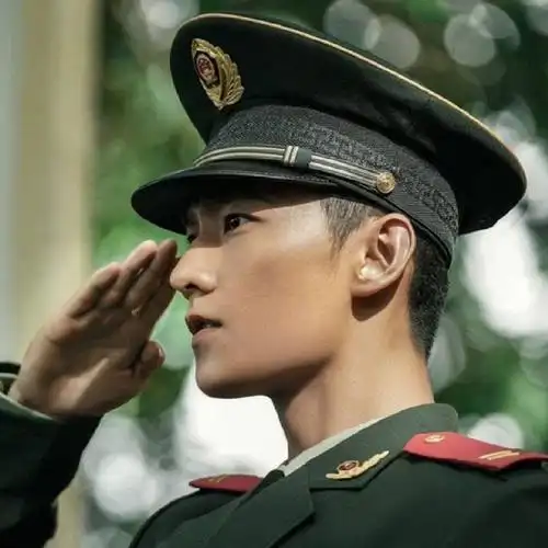 杨洋燕破岳图楼,期待军旅剧《特战荣耀》.杨洋的身材和气质.