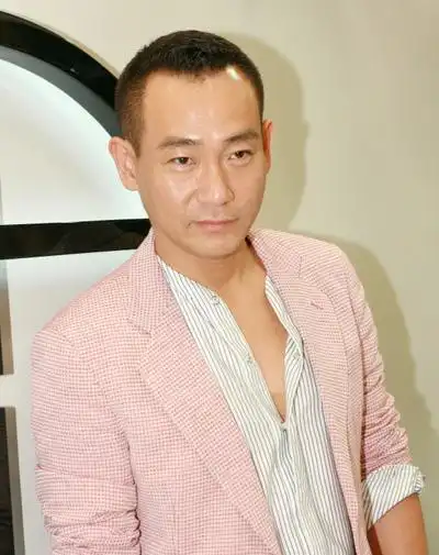 p>林保怡,1965年9月4日出生于中国香港,祖籍广东省海丰县,中国香港男