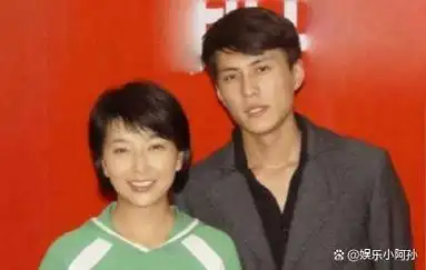 了与之前相似的情节,因戏生情,但这一次的对象是比她年轻九岁的靳东