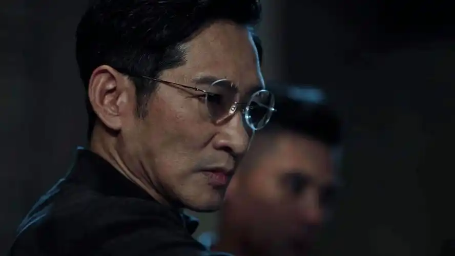 还是《破冰行动》里的"大毒枭"林耀东,一个被网友在抖音里刷爆了的