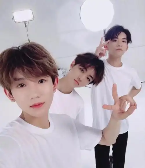 tfboys六周年演唱会官宣!王俊凯王源易烊千玺合体,五月天是嘉宾