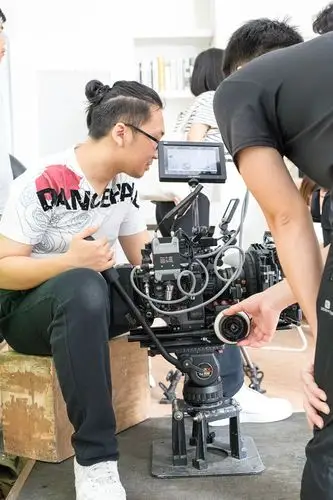 随手拍丨扫地机器人片场跟拍图片,花絮