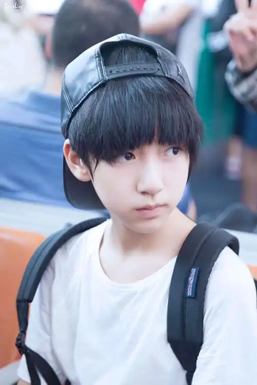 小时候的贺峻霖真可爱