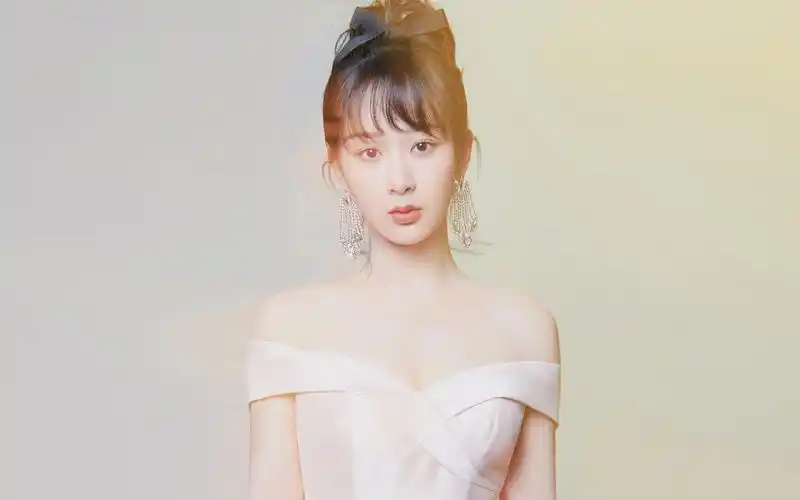 杨紫温婉雅致写真图片桌面壁纸-大陆明星-手机壁纸下载-美桌网