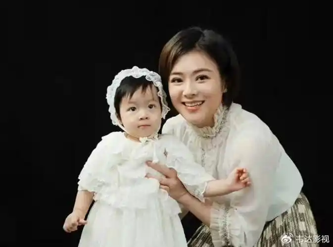 主持人陈辰:与程雷相恋7年遗憾分手,44岁高龄为小丈夫生二胎|陈辰