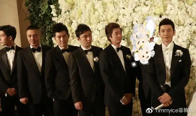 伴娘团有倪妮,李冰冰,何超盈等,伴郎团有井柏然,小沈阳,杜淳,佟大为