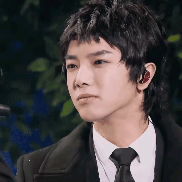 网友又被谭松韵逗笑了华晨宇太难了杨颖发文祝贺跑男奔十