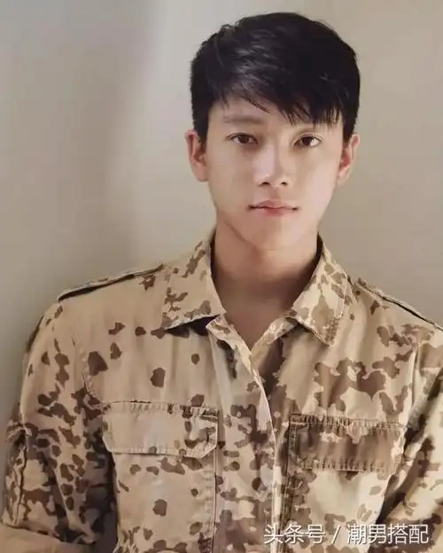 20岁瓜子脸男生留什么发型好看(盘点下亚洲男生适合的发型)