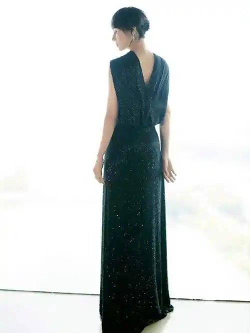 袁泉一个回眸颠倒众生一身素衣难掩高贵气质