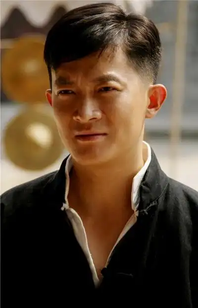 《铁梨花》"鬼节"上星 杨志刚"偷师"巍子