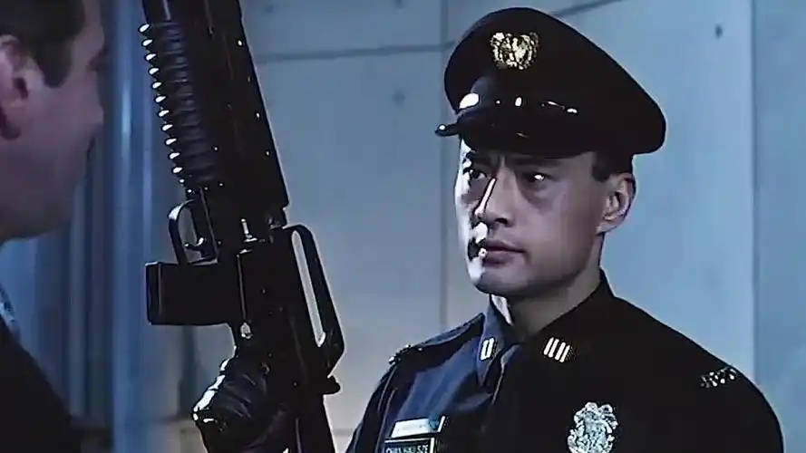 反派动作影星之于荣光枪战警匪片演悍匪精彩动作场面火爆