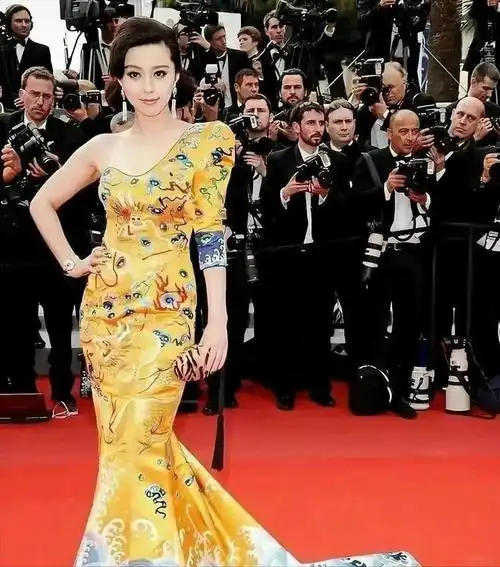 范冰冰新恋情曝光?神秘男友身份成谜,疑似已经见家长