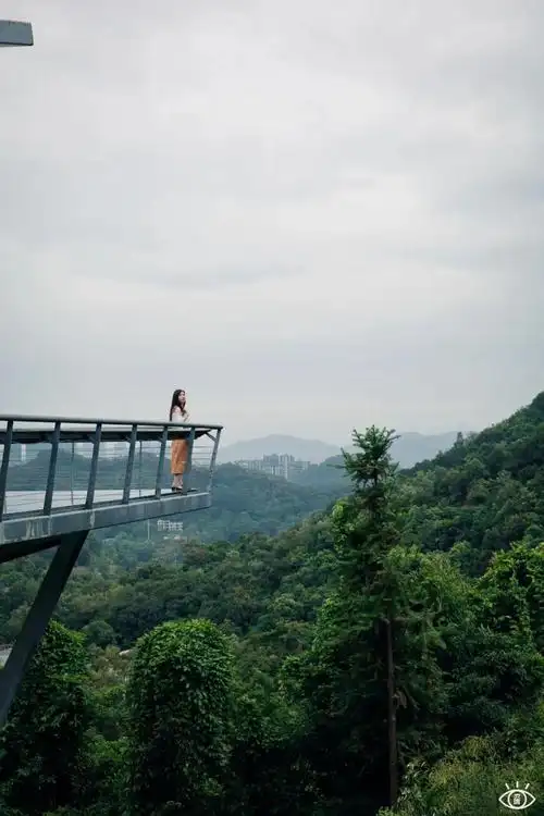 玻璃桥在哪里 附近玻璃桥旅游景点在哪里
