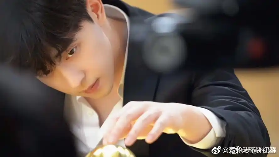 邓伦好男儿志在四方一