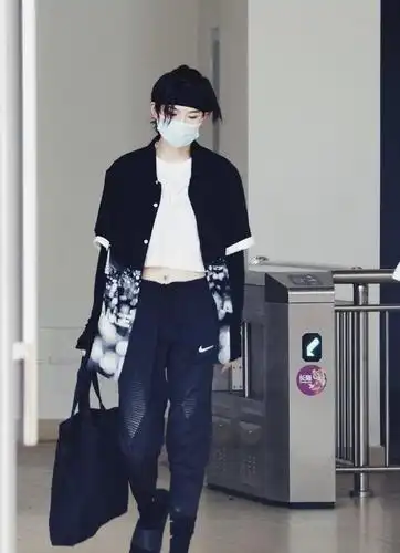 原创the9成员陆柯燃超模身高走中性风真是太帅了私服穿搭好吸睛