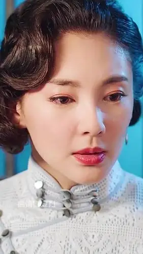 张雨绮在旗袍美探里美死啦